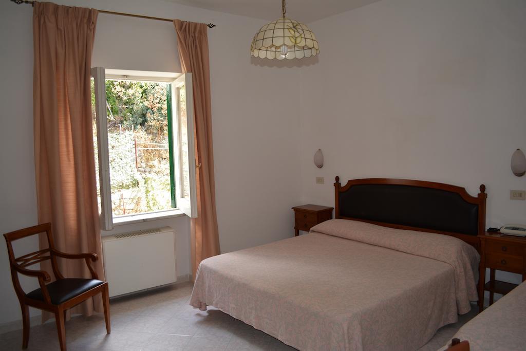 Hotel Maronti 바라노디스키아 객실 사진