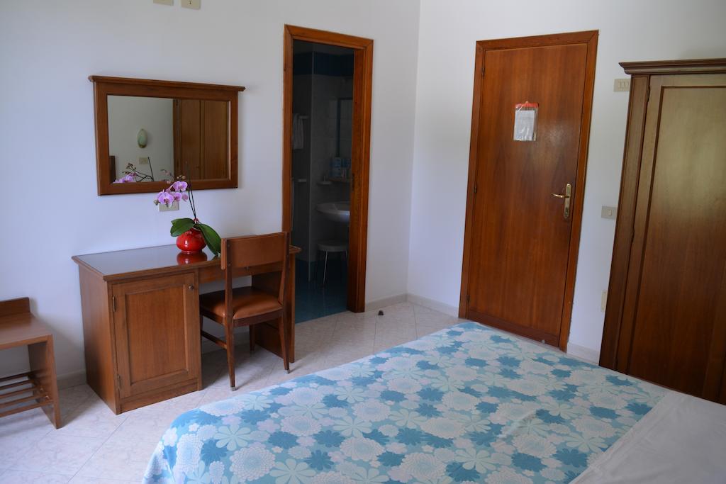 Hotel Maronti 바라노디스키아 객실 사진